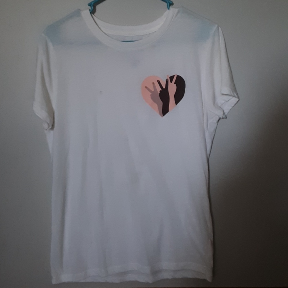 A white T shirt from